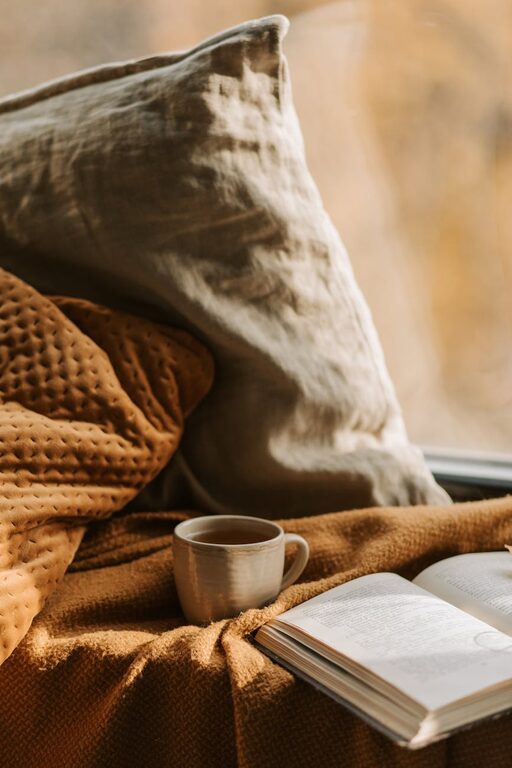 Simple Tips for Creating a Cozy Reading Nook at Home